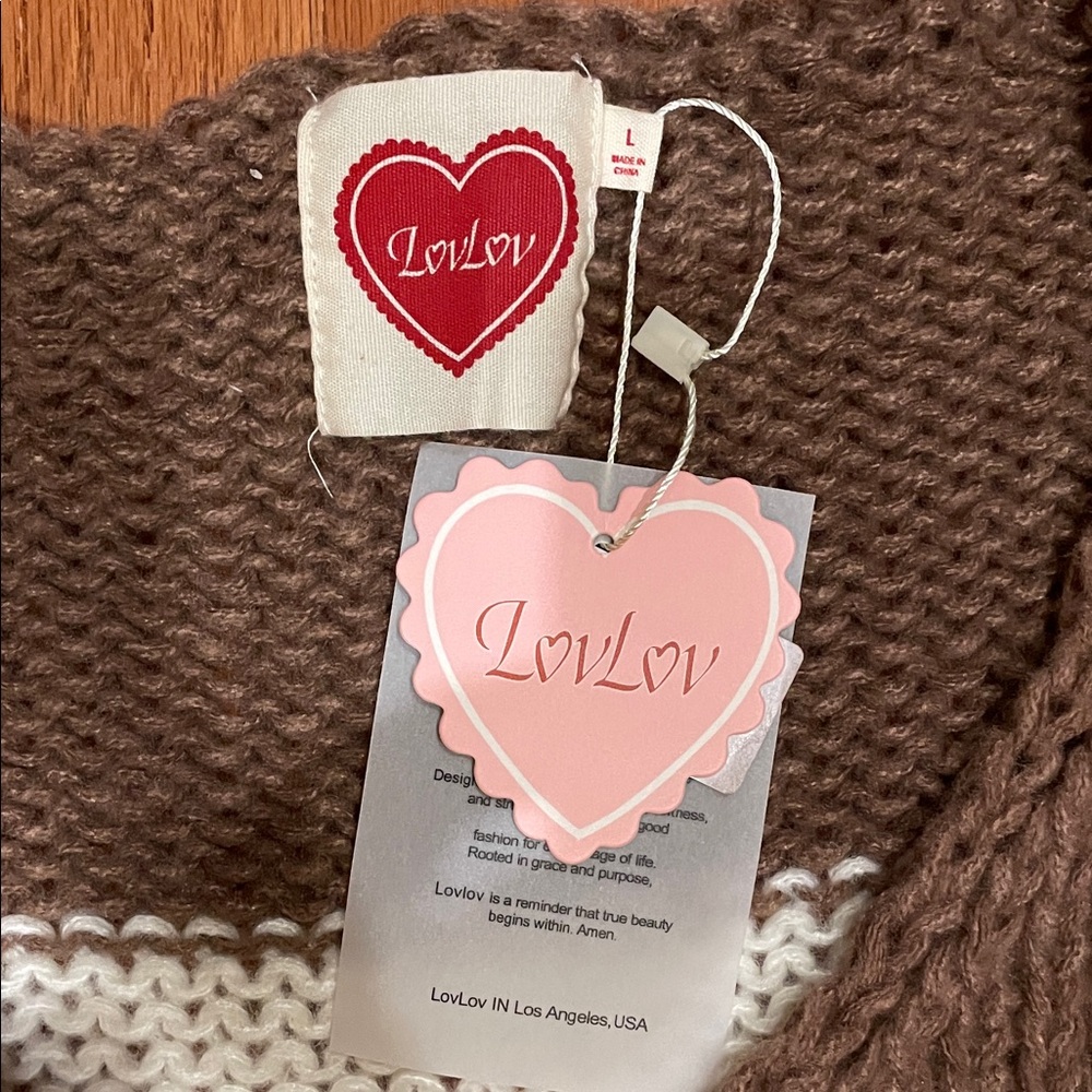 LovLov Cozy V-Neck Sweater large in Brown and Cream Stripes boutique - Picture 2 of 5